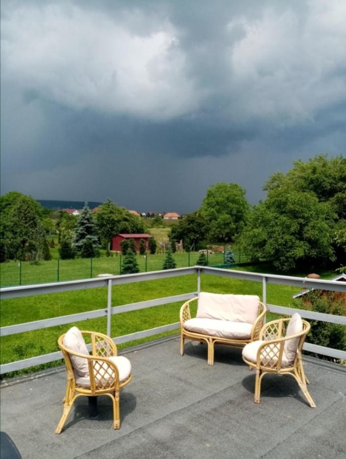 Apartamento Thefi Vendégház Zánka Exterior foto