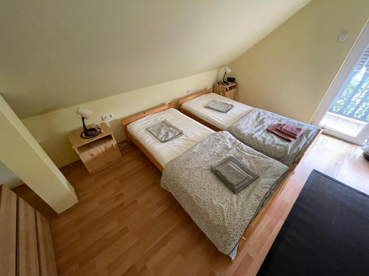 Apartamento Thefi Vendégház Zánka Exterior foto