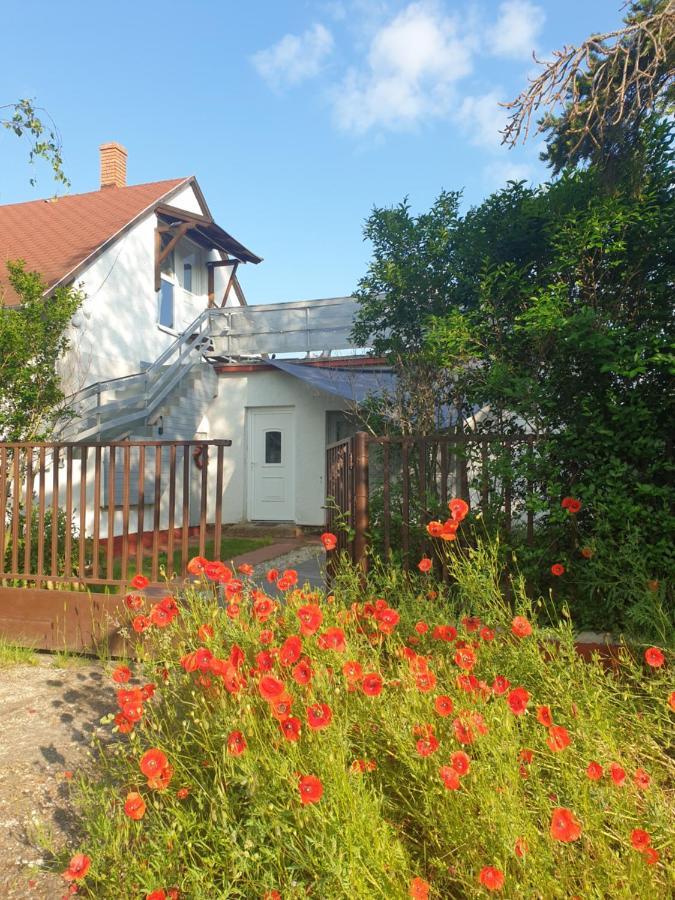 Apartamento Thefi Vendégház Zánka Exterior foto